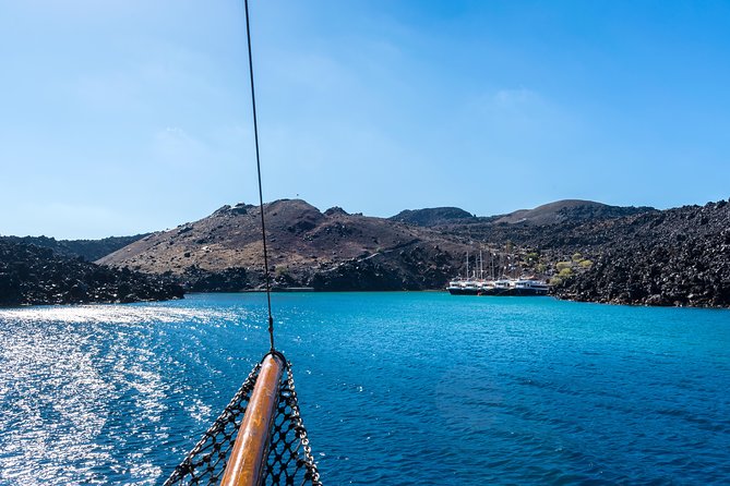 Santorini Volcano and Hot Springs Cruise Tour from Fira Old Port - Comfort, group size, and timing: how to avoid a bad moment