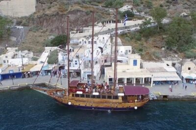 Santorini Volcano Tour - Sail To Nea Kameni: The Ridge Walk and the “Wait, That’s It?” Moment