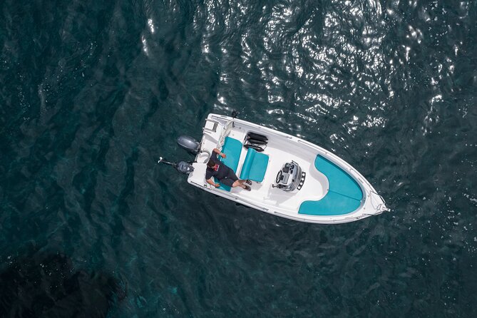 Self-Drive License-Free Boat Rental in Santorini from Vlichada - Safety Briefing and On-the-Water Confidence (Including Docking Help)