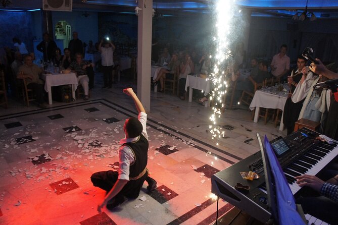 Traditional Greek Night live Music & Dinner Show in Santorini - The timing game: doors open at 19:30 and dancing starts at 21:00